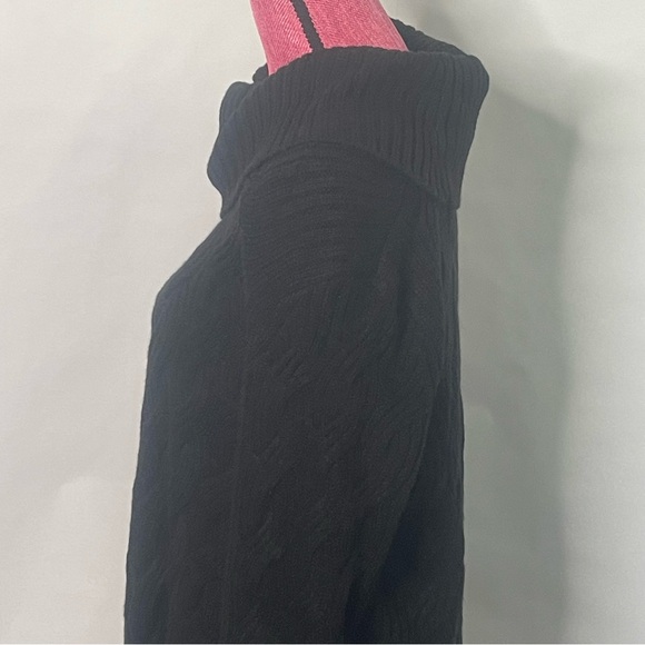 Calvin Klein black cowl neck classic pullover chain stitch sweater Size L - Picture 6 of 14